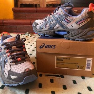 ASICS gel venture never worn new with box